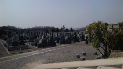 ここは墓地銀座